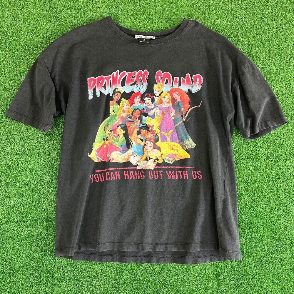 ZARA DISNEY PRINCESS Women’s PRINCESS SQUAD Short sleeve T-SHIRT Boxy Fit Small